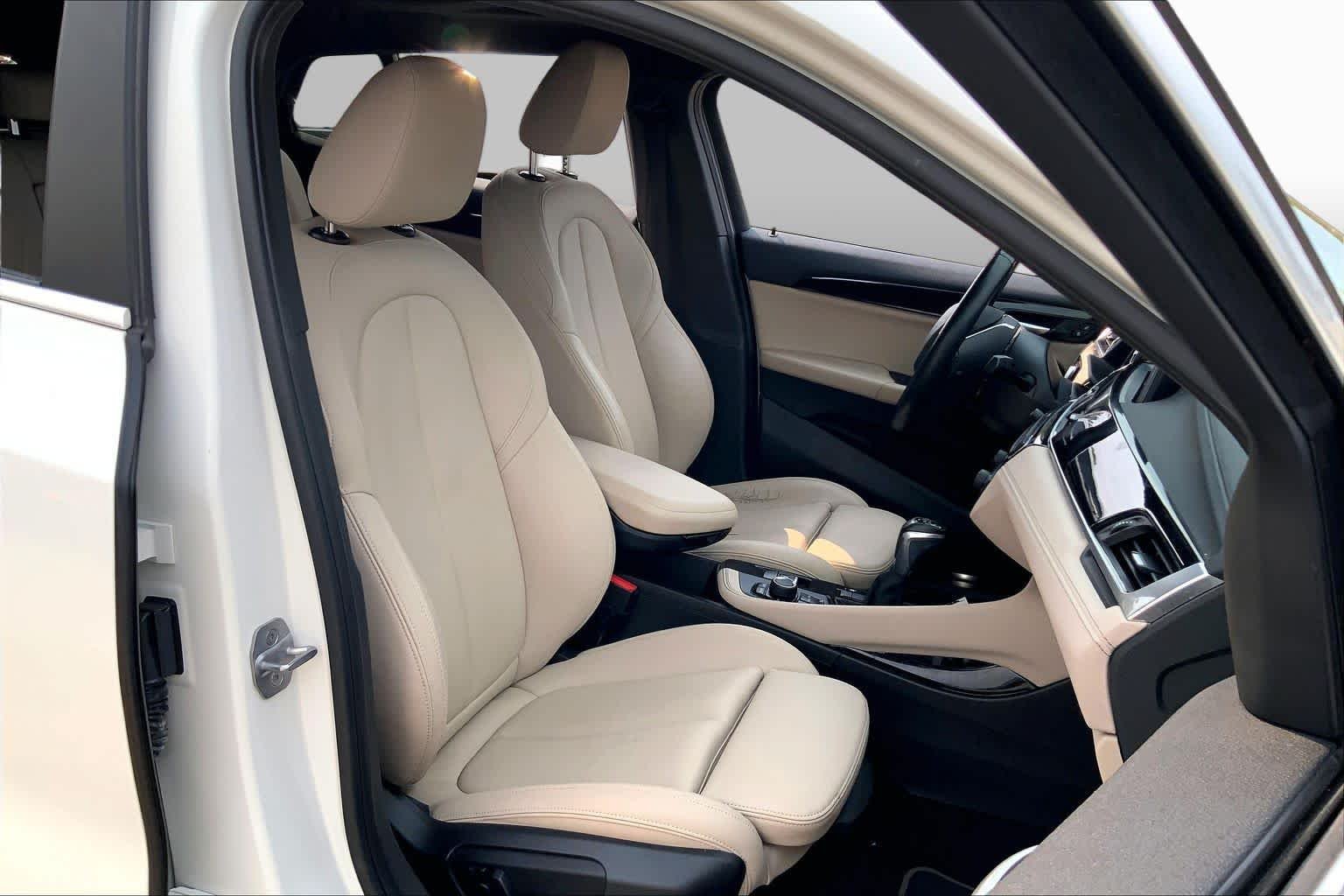 Used 2018 Alpine White BMW sDrive28i image 9