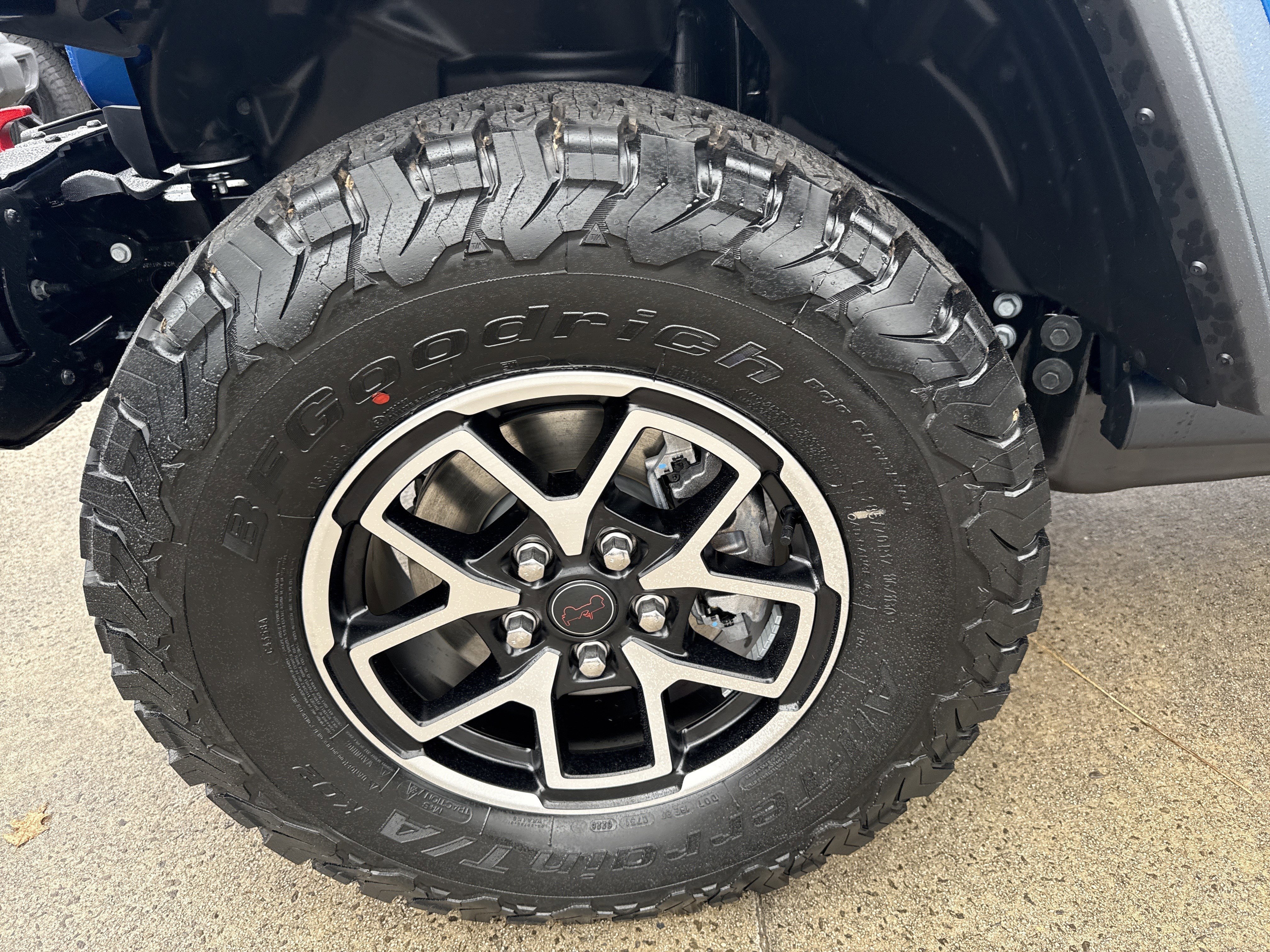 New 2026 Hydro Blue Pearlcoat Jeep  image 11