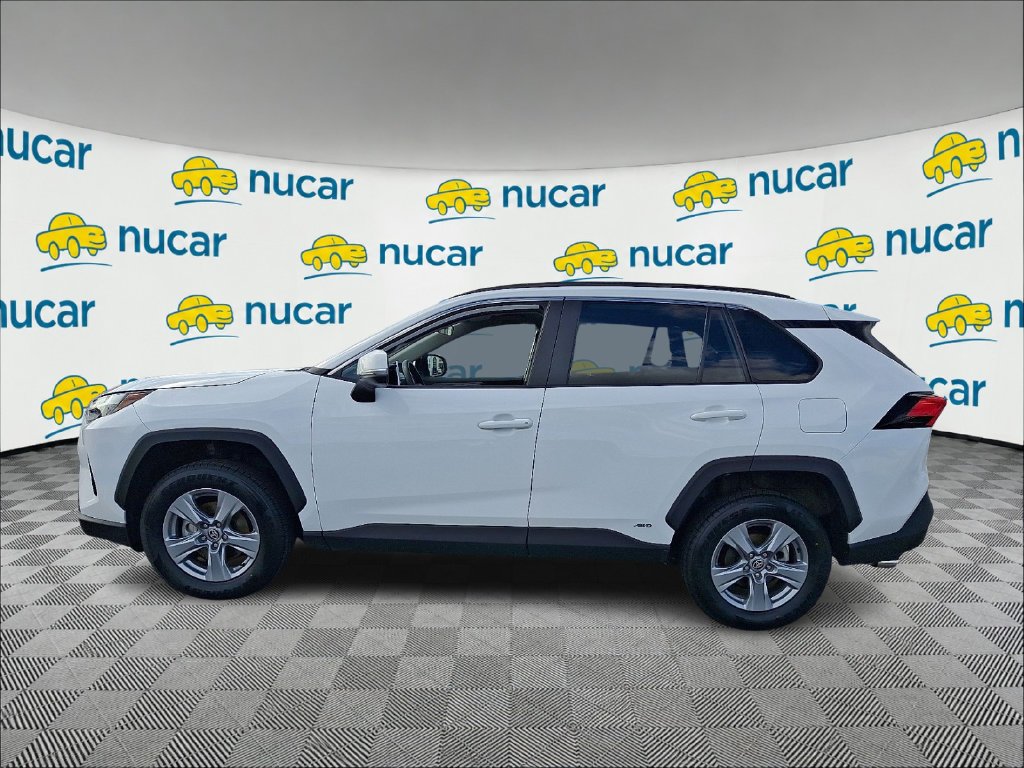 Used 2025 White Toyota XLE image 4