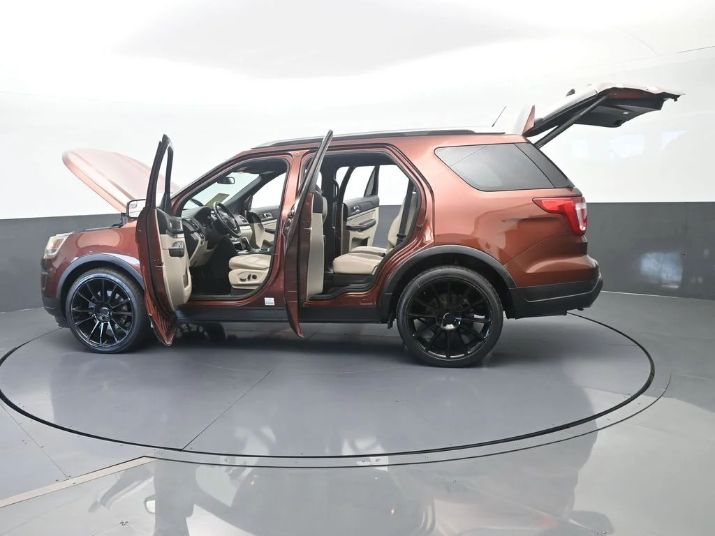Used 2018 Cinnamon Glaze Metallic Ford XLT image 71