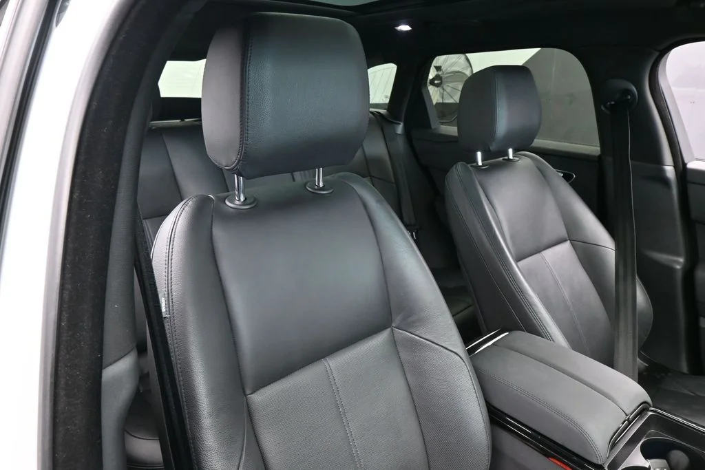 Used 2025 Gray Land Rover Dynamic SE image 40