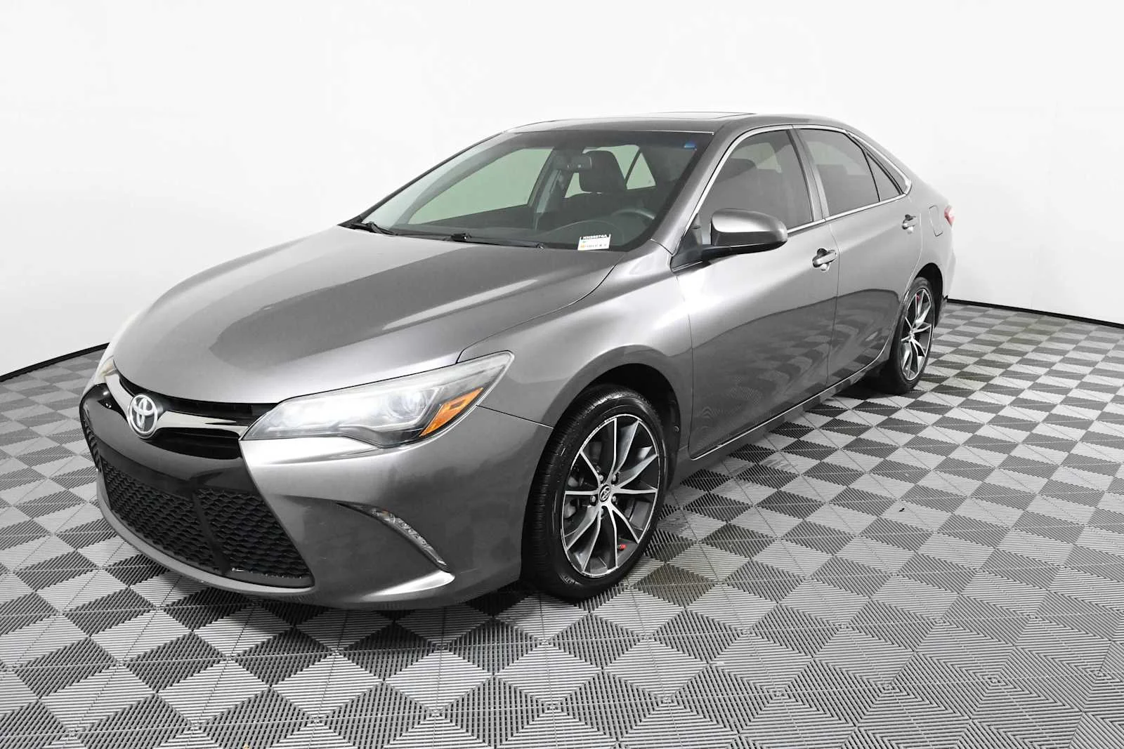 Used 2016 Toyota Camry XSE with VIN 4T1BK1FK0GU030650 for sale in Kennesaw, GA