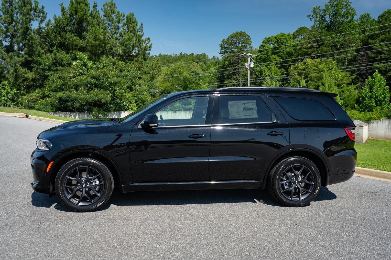 New 2026 Diamond Black Clear-Coat Exterior Paint Dodge GT Plus HEMI V8 image 5