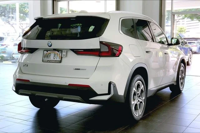 Certified Used 2023 Alpine White BMW xDrive28i image 6
