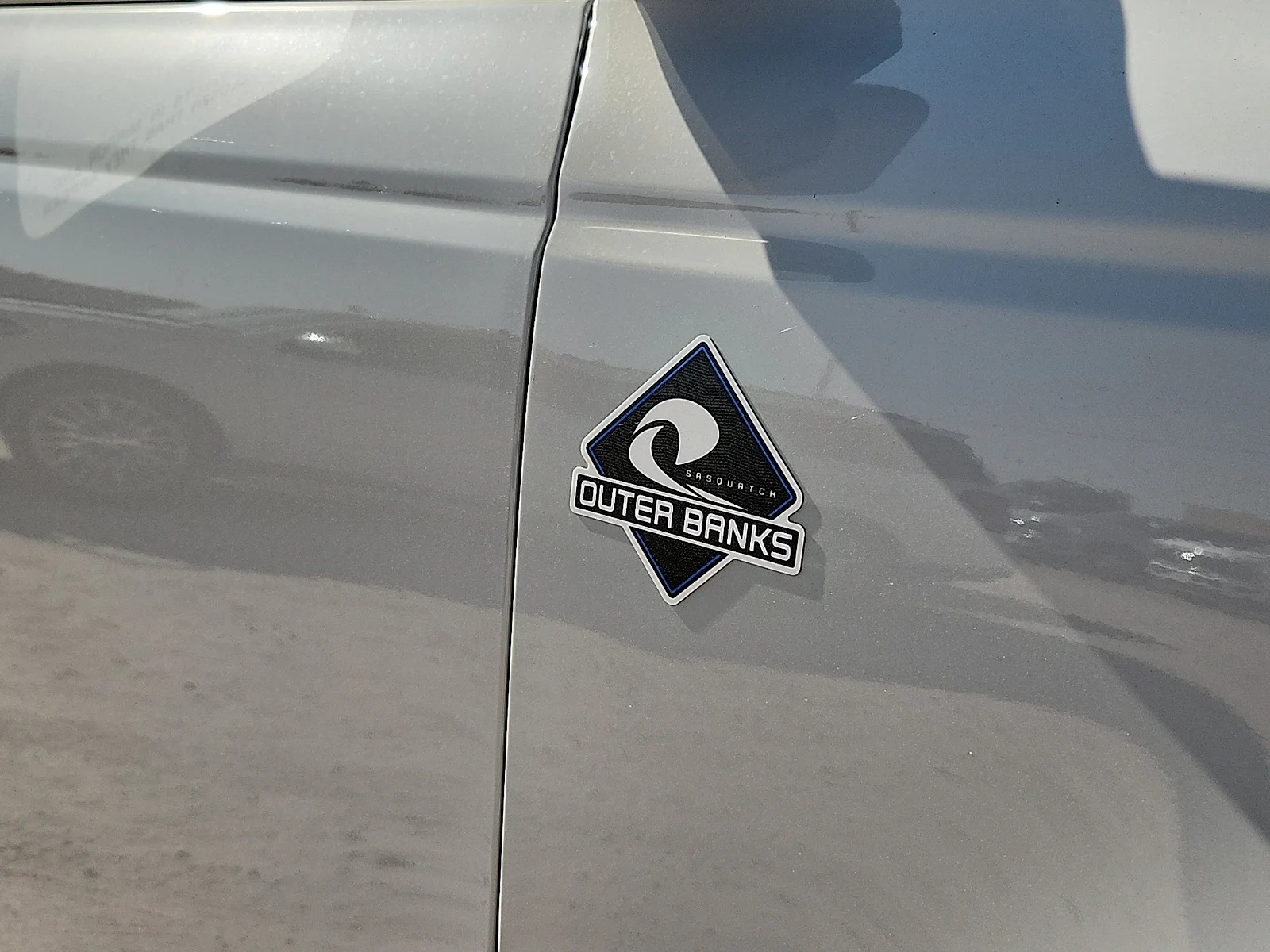 New 2026 Avalanche Gray Ford Outer Banks image 10