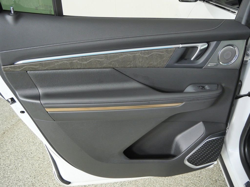 Used 2025 White Buick Avenir image 31