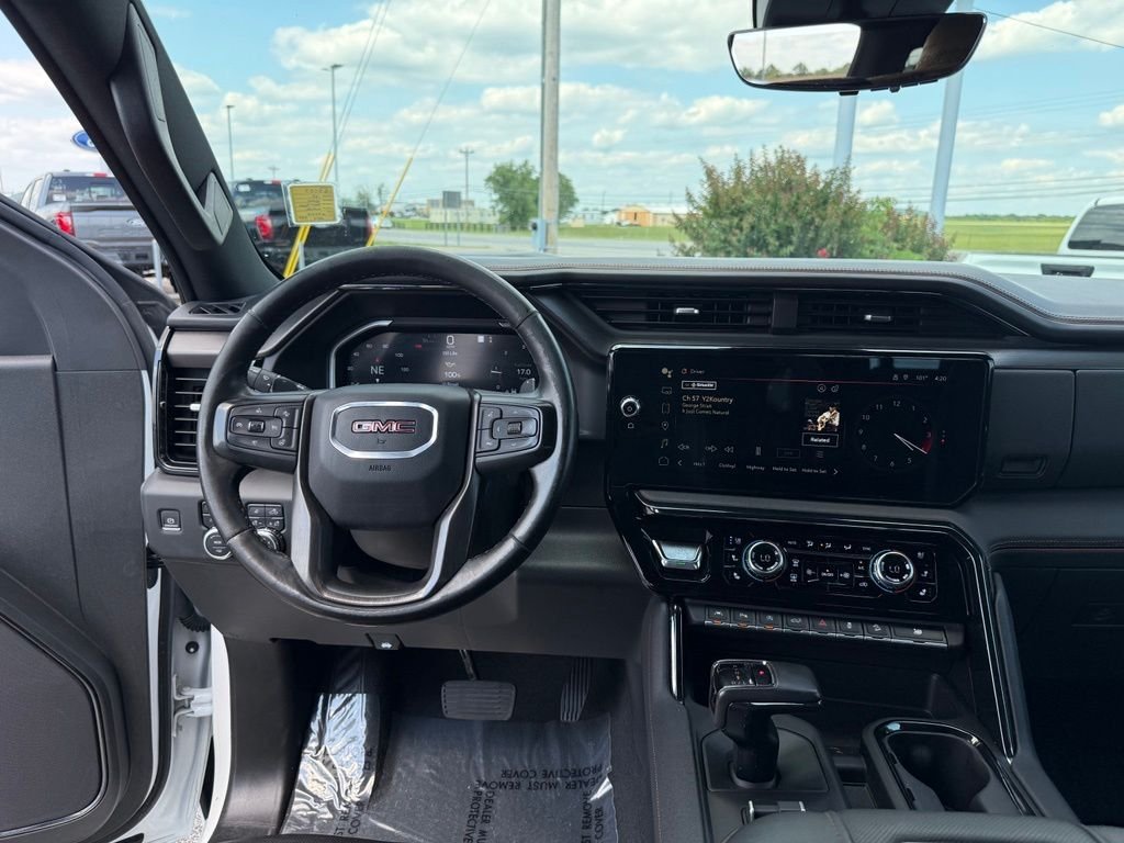 Used 2022 White GMC AT4 image 15