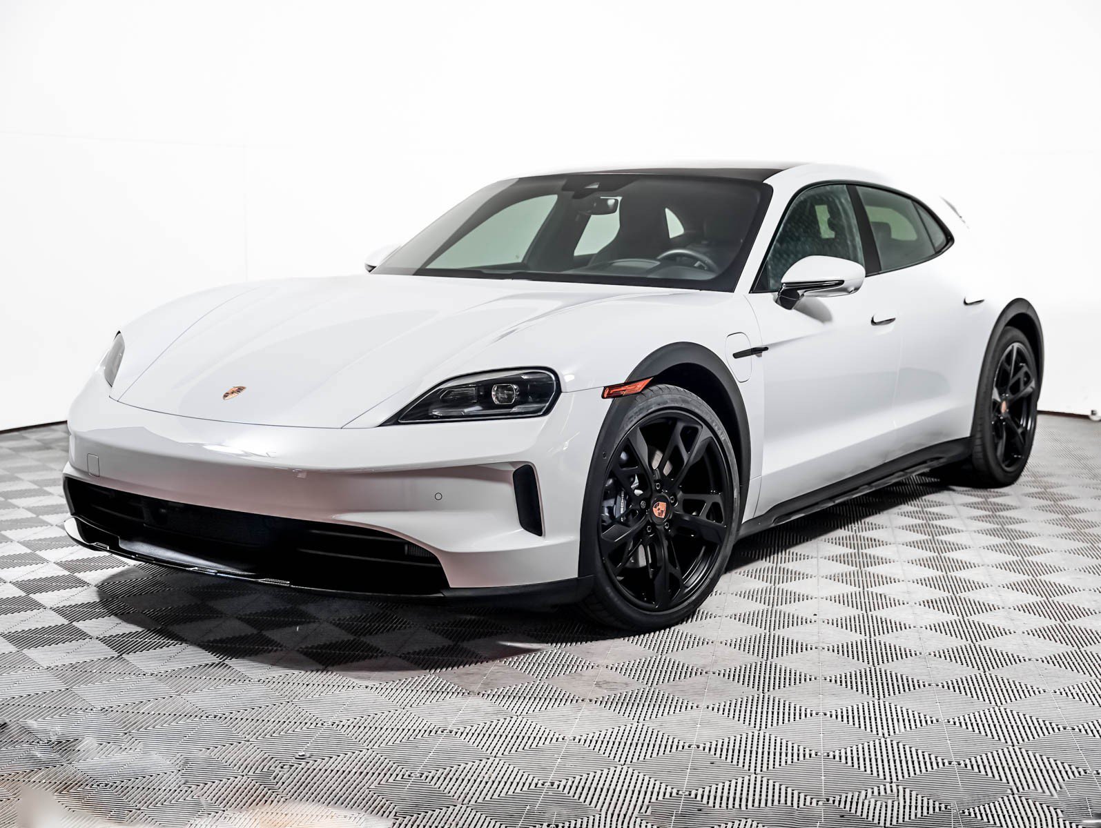 Certified Used 2025 White Porsche 4 image 1