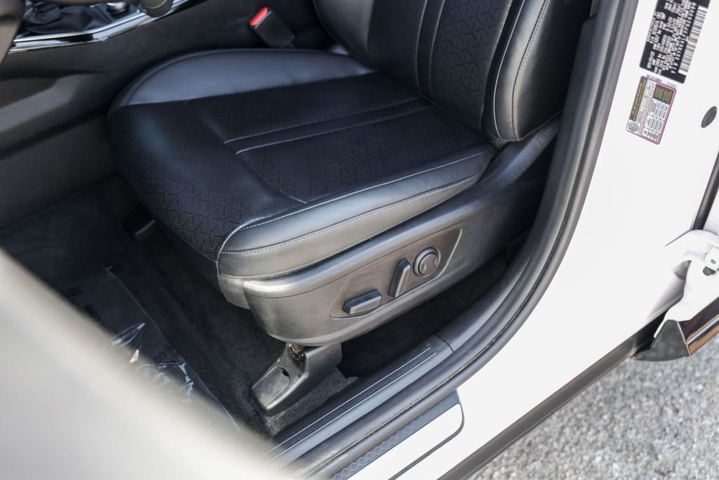 Used 2023 White Kia SX image 11