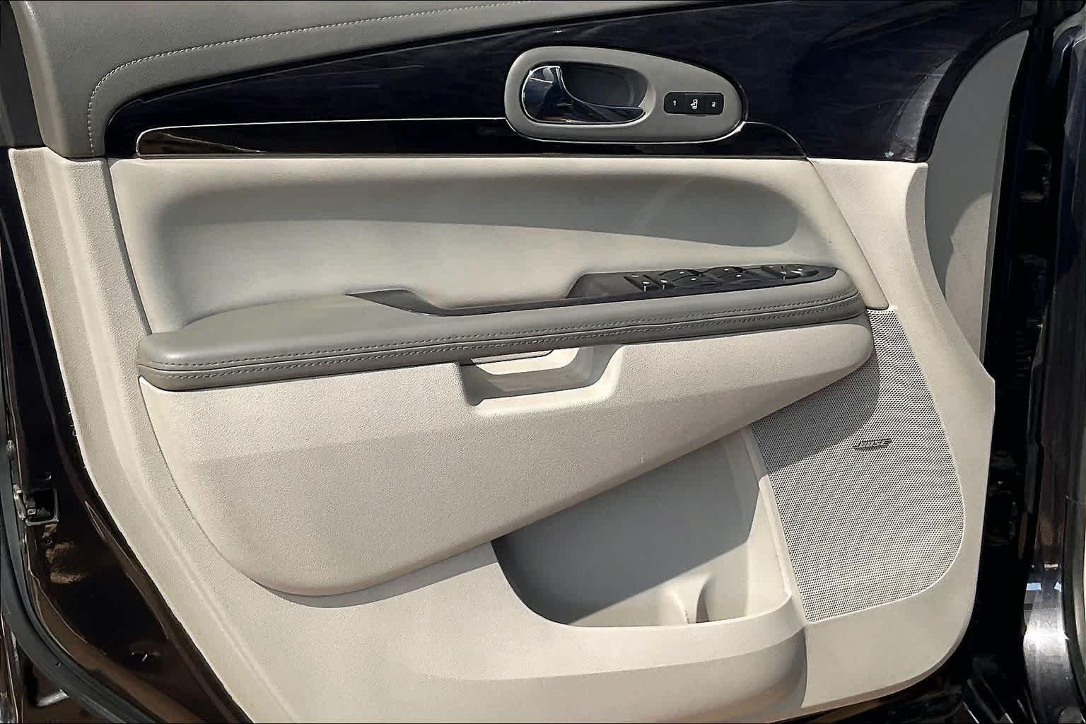 Used 2015 Iridium Metallic Buick Leather image 19
