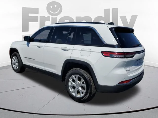 Used 2023 White Jeep Limited image 3