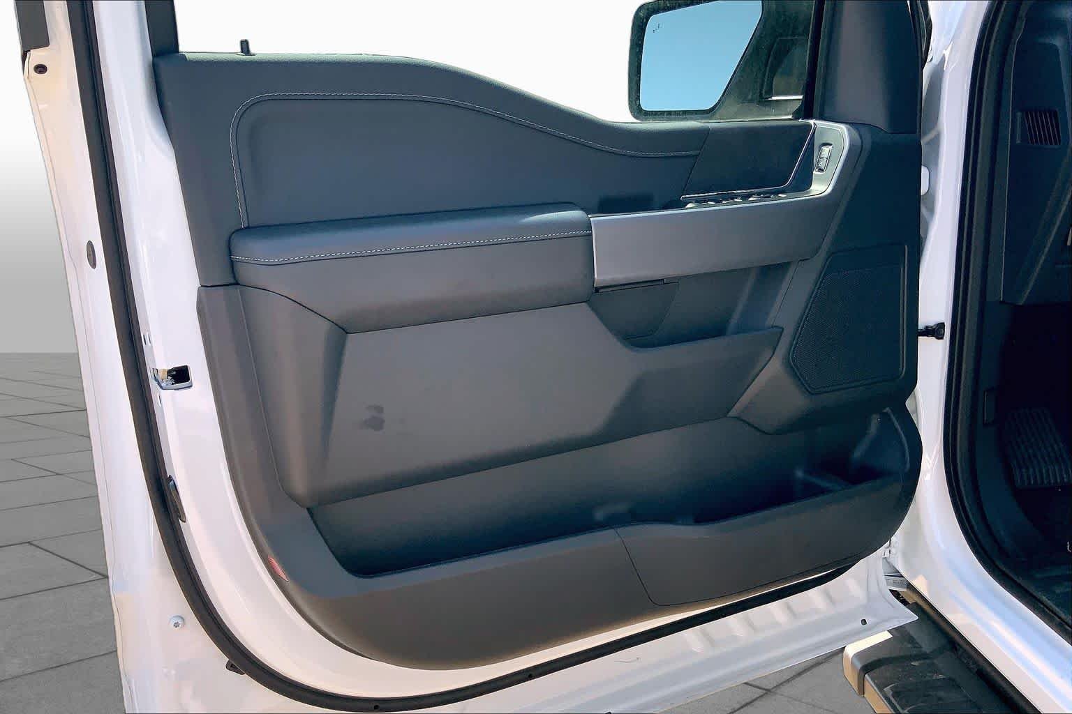New 2026 Oxford White Ford XLT image 10