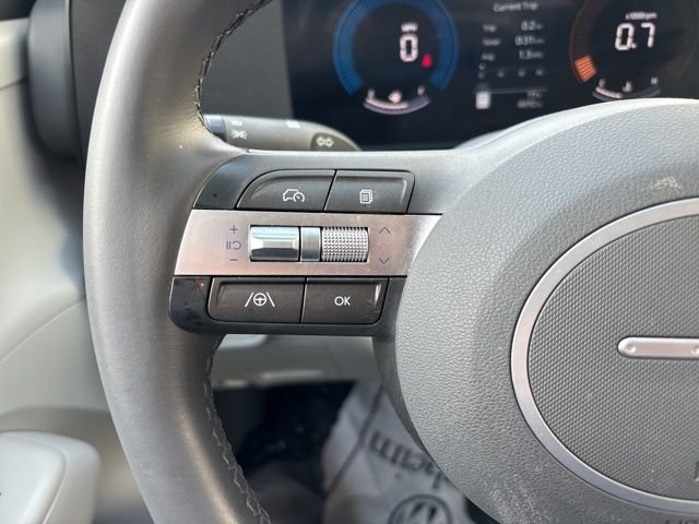 2025 Hyundai Kona SEL - Photo 17