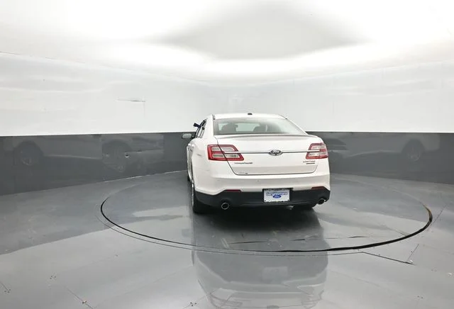 Used 2018 White Platinum Clearcoat Metallic Ford Limited image 6