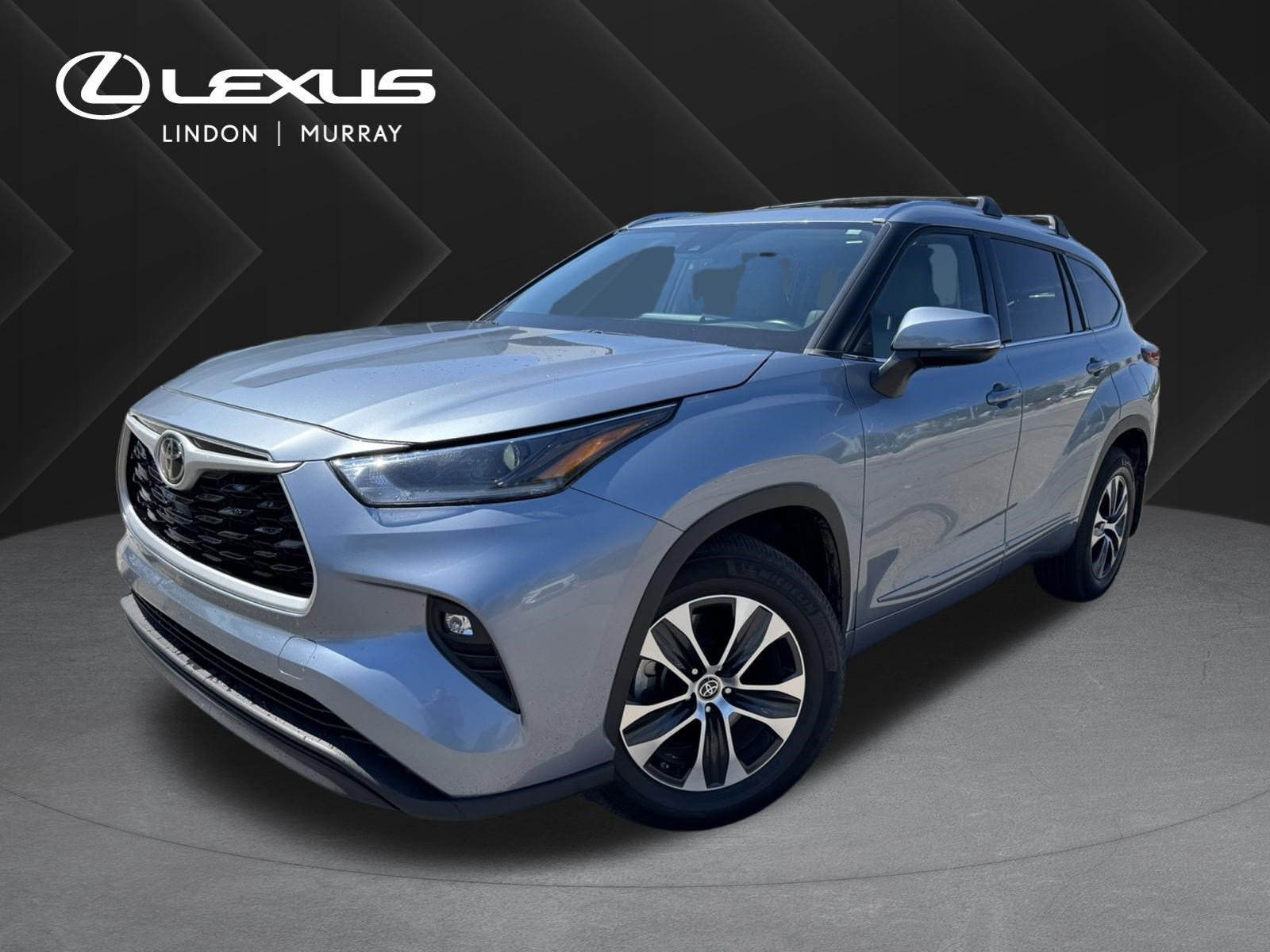 Used 2021 Moon Dust Toyota XLE image 1