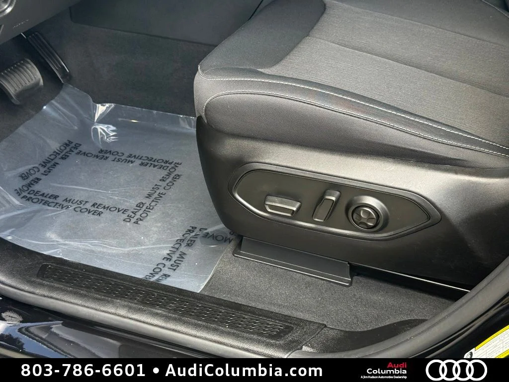 Used 2025 Black Jeep Laredo image 21