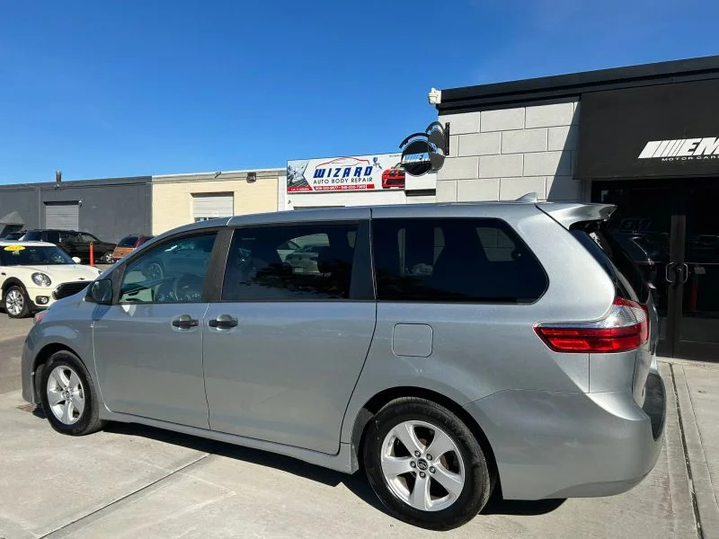 Used 2019 Silver Toyota L Minivan 4D image 5