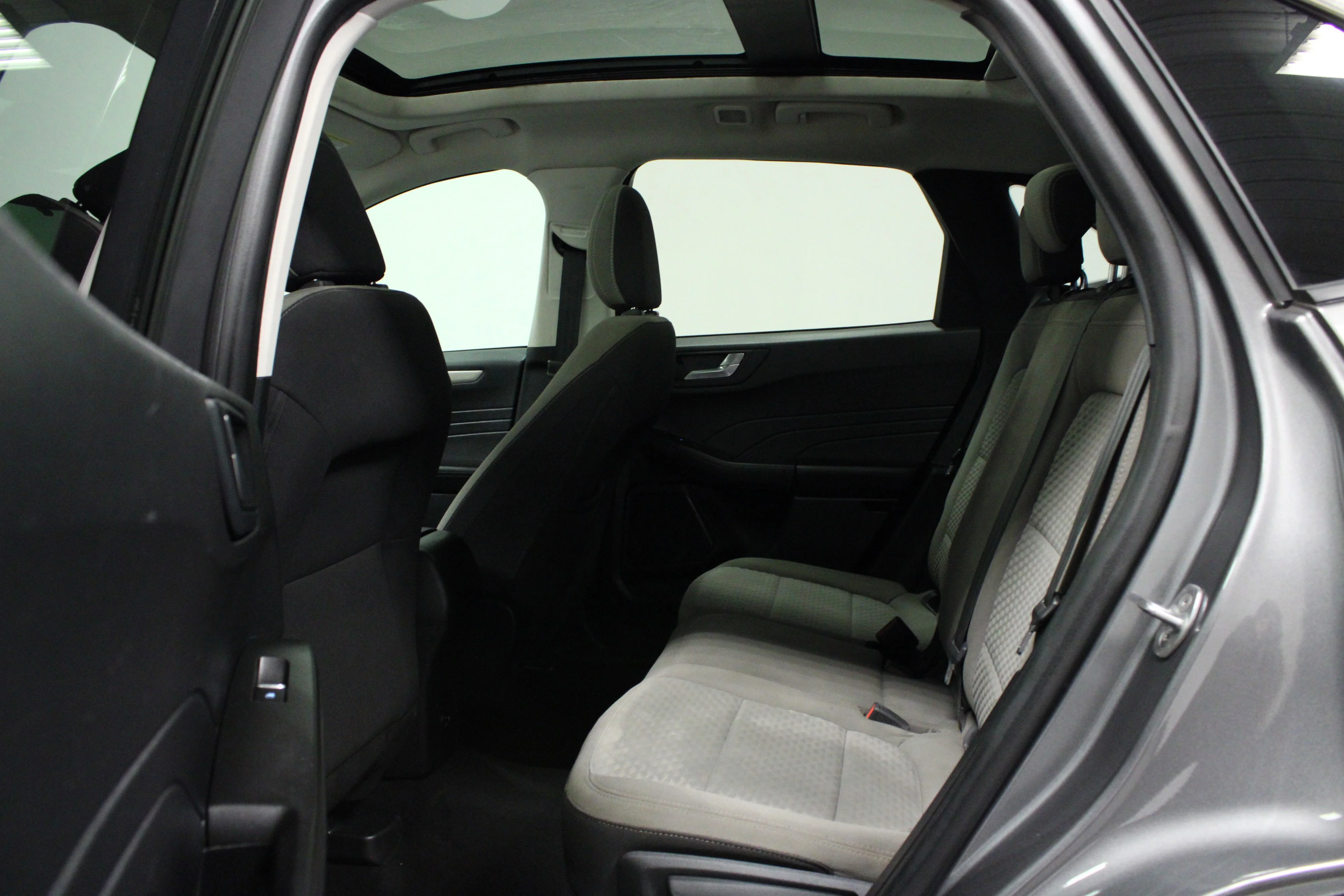 Used 2021 Gray Metallic Ford SE image 13