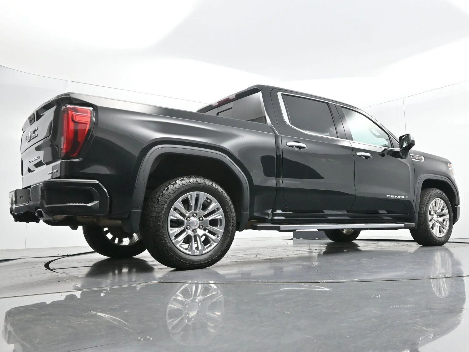 Used 2021 Onyx Black GMC Denali image 54