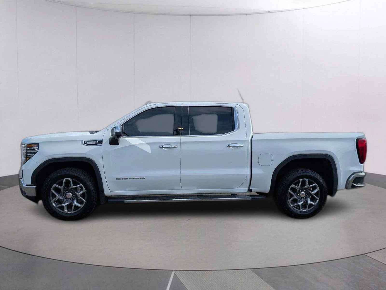 Used 2023 SUMMIT WHITE GMC SLT image 2