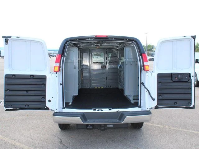 2026 GMC Savana Cargo Work Van - Photo 17