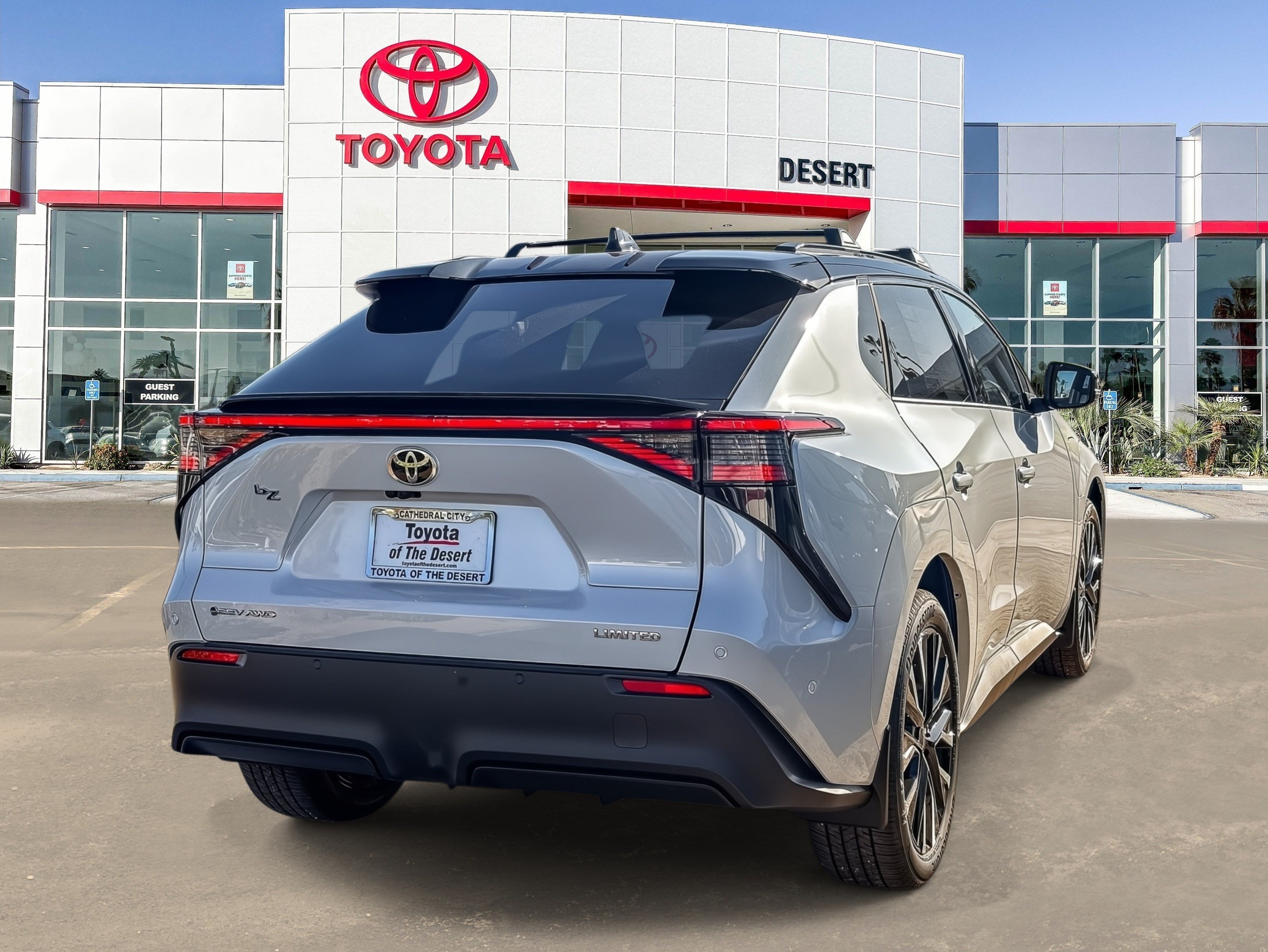 New 2026 Wind Chill Pearl with Midnight Black Metallic roof <sup>1</sup> Toyota  Limited image 6