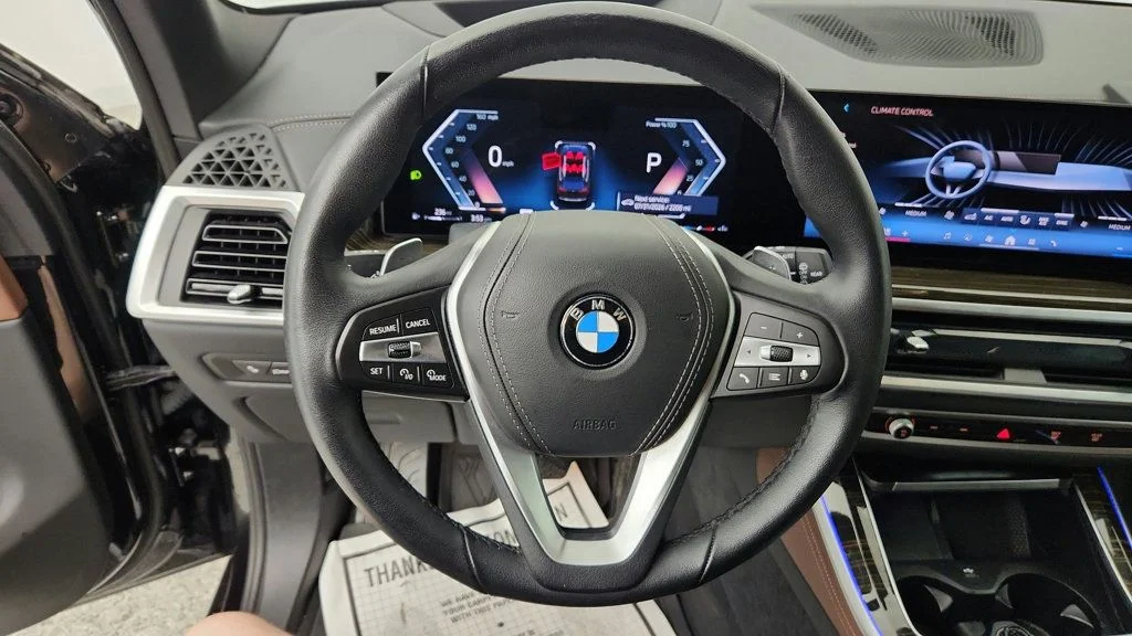 Used 2024 Black Sapphire Metallic BMW xDrive40i SAV w/ Premium Package & Parking Assistance Package image 13