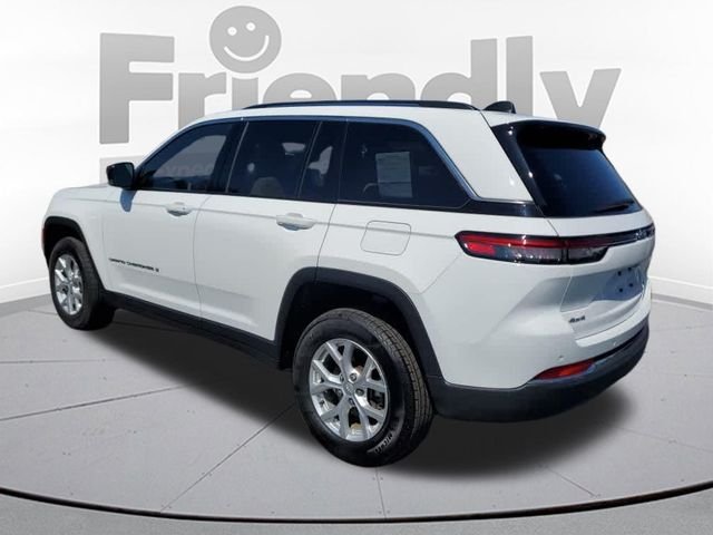 Used 2023 White Jeep Limited image 3