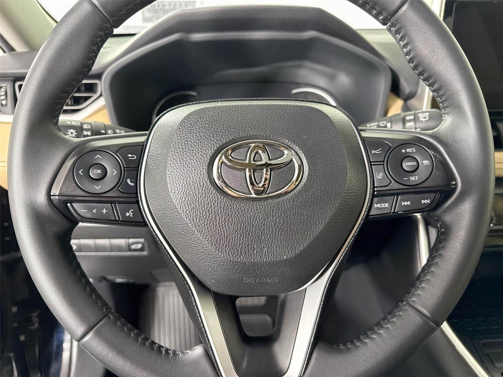 Used 2025 Midnight Black Metallic Toyota XLE Premium image 16