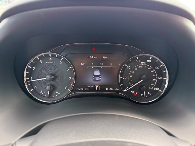 Used 2022 White INFINITI Sensory image 14