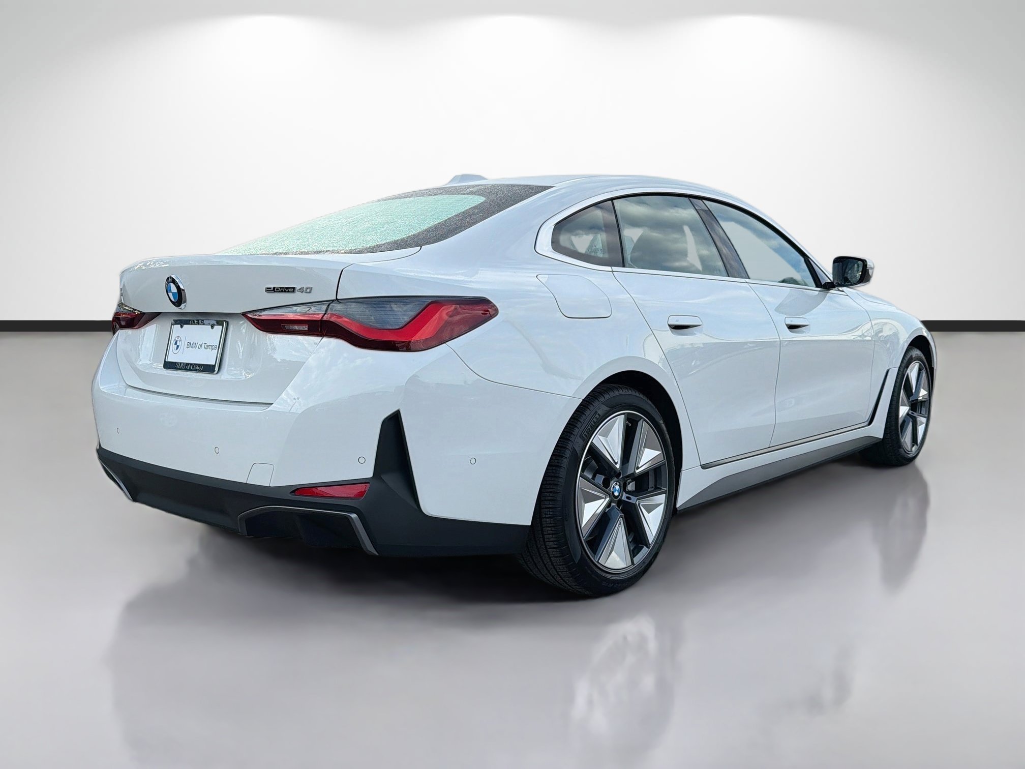 Used 2026 Alpine White BMW eDrive40 image 3