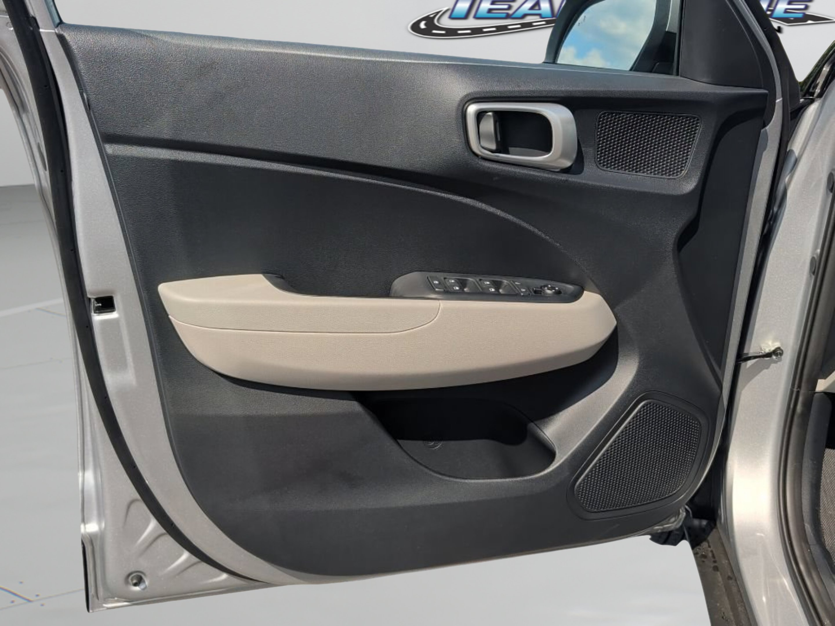 New 2026 Shimmering Silver Hyundai SEL image 23