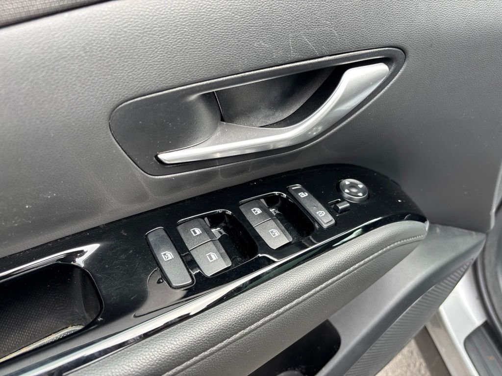Certified Used 2024 Silver Hyundai SEL Convenience image 20