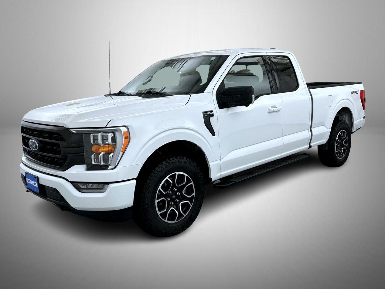 Used 2022 White Ford XLT image 1