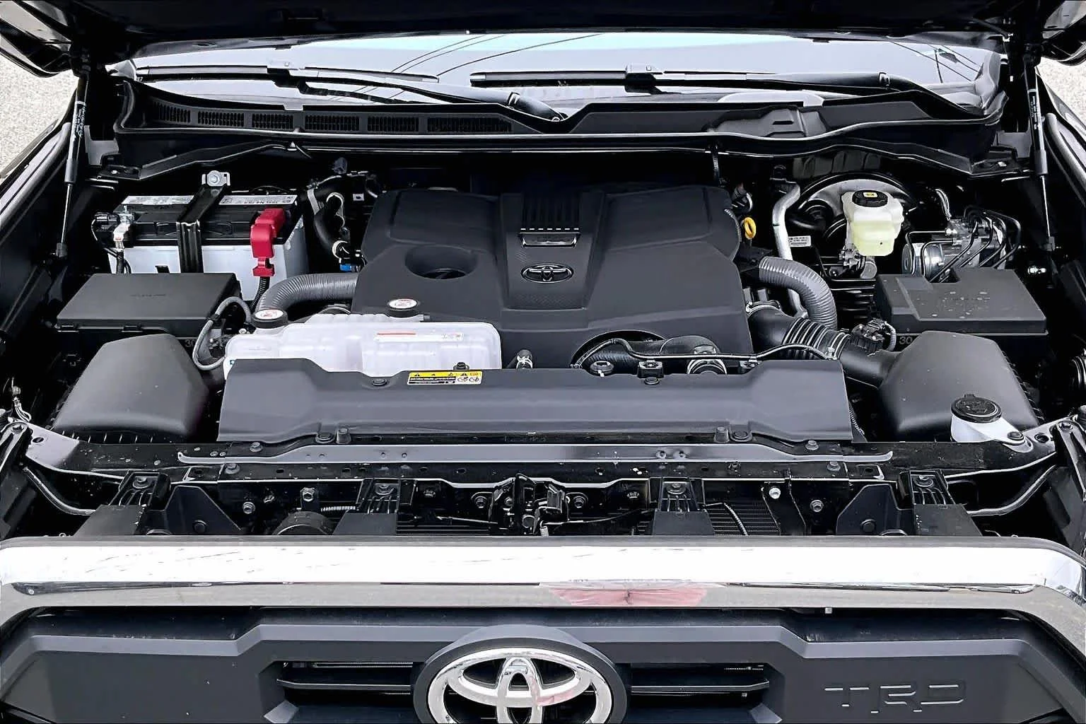 New 2026 Midnight Black Metallic Toyota SR5 image 17