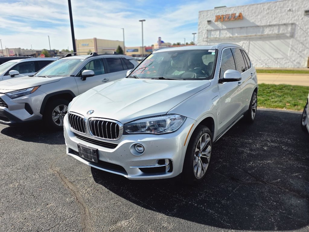 Used 2017 Glacier Silver Metallic BMW xDrive40e image 2