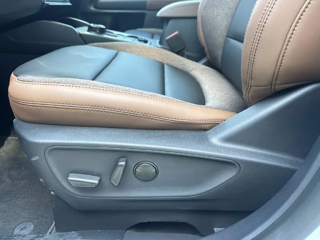 New 2026 Space White Metallic Ford Outer Banks® image 36