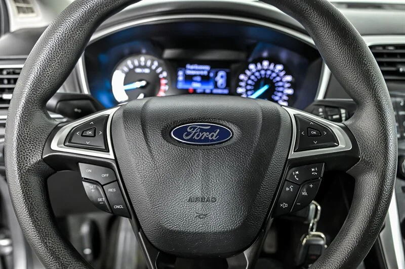 Used 2013 Sterling Gray Metallic Ford SE image 22