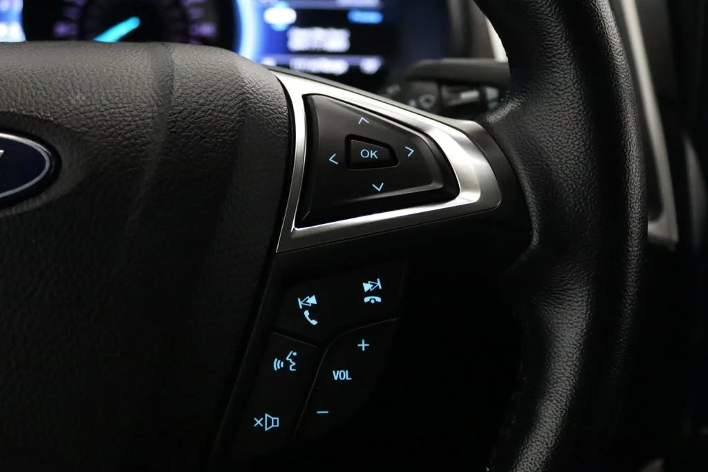 Used 2023 Black Ford SEL image 17