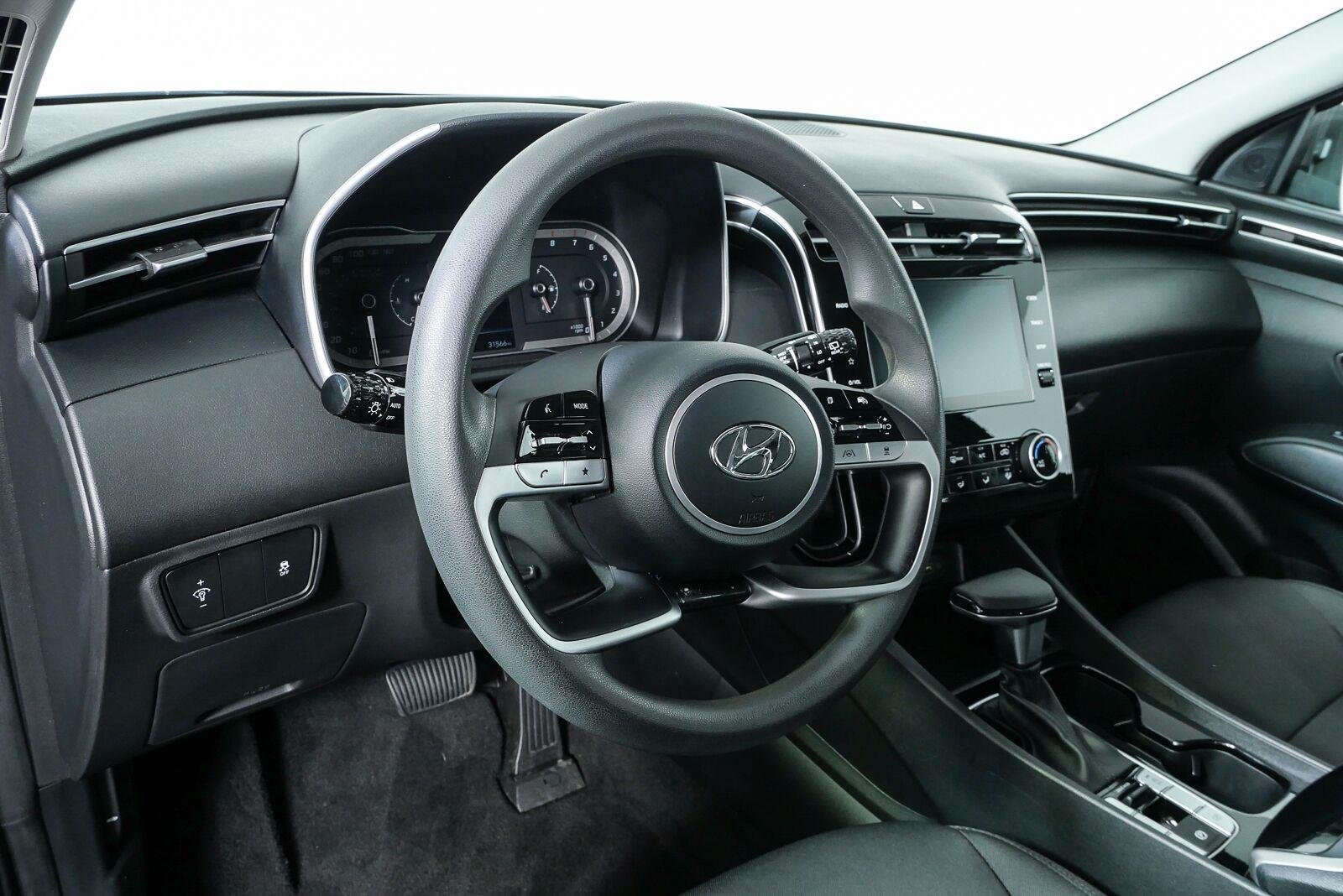Used 2023 Portofino Gray Hyundai SE image 4