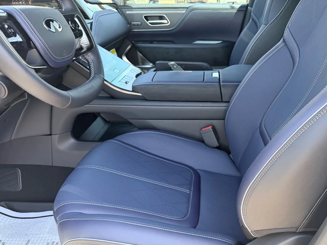 New 2027 2T RADIANT WHIT INFINITI Sport 4WD image 15