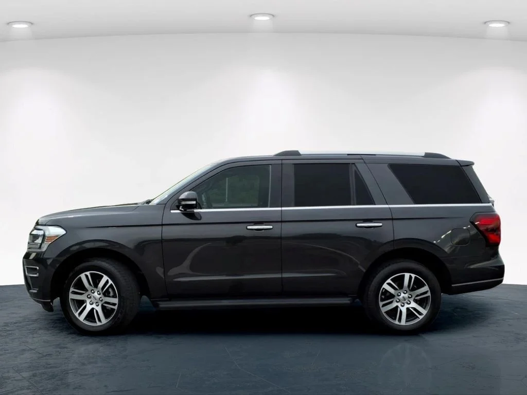 Used 2024 Gray Ford Limited image 16