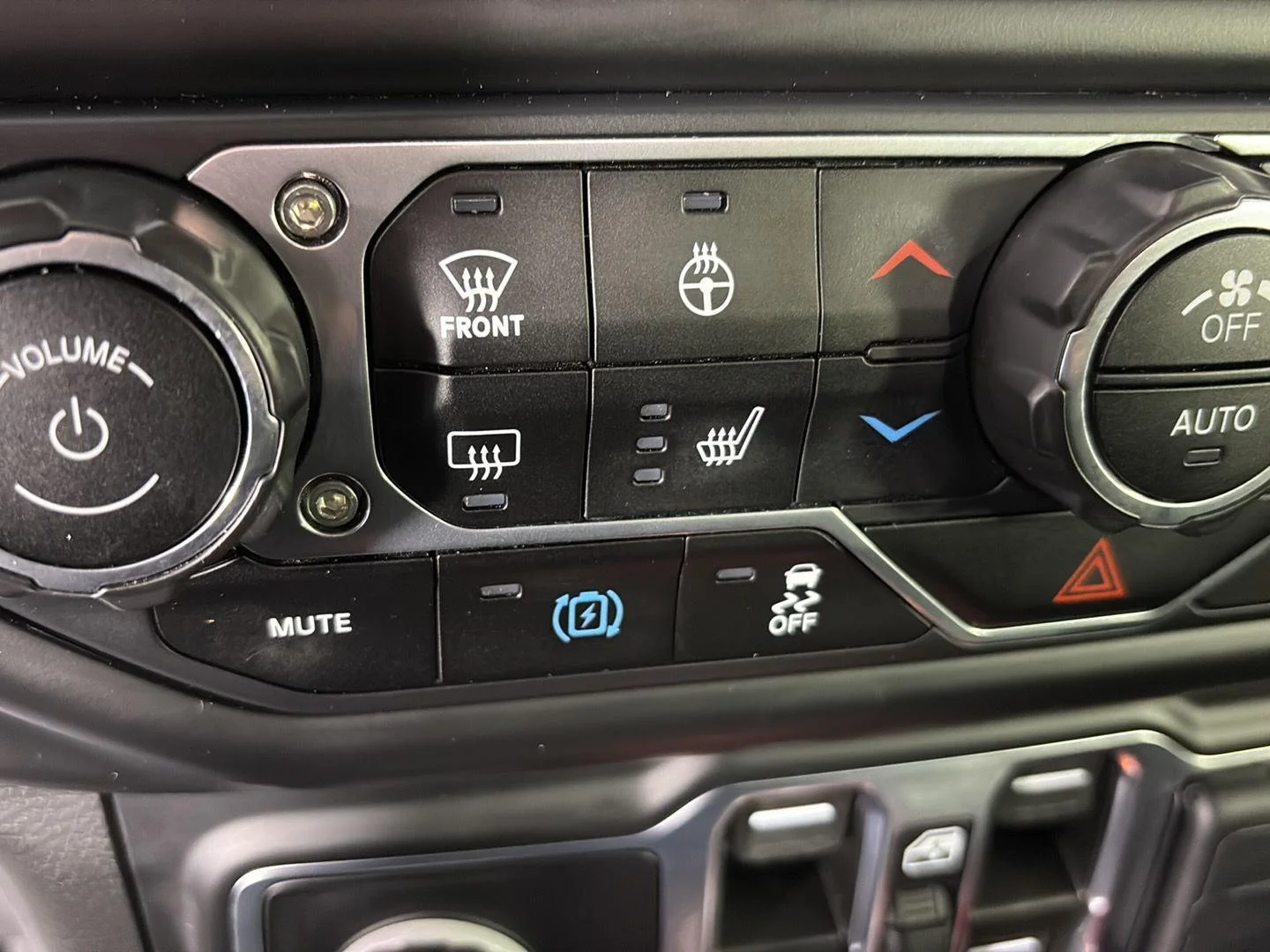 Used 2023 Sting-Gray Clearcoat Jeep Rubicon image 38