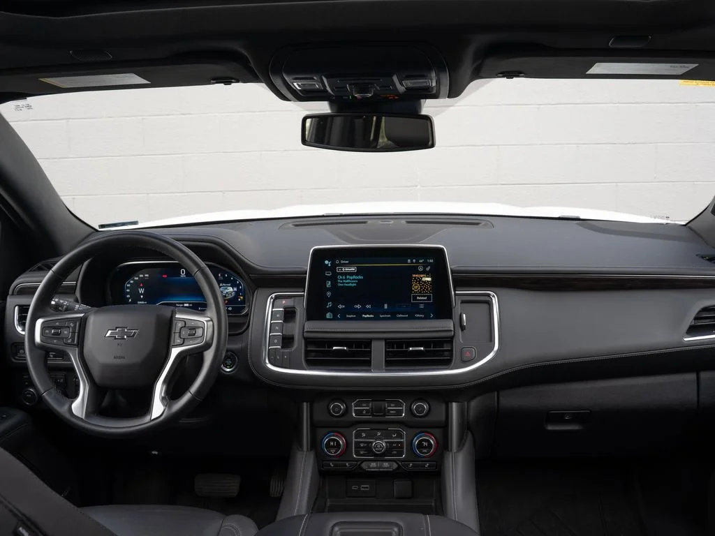 Used 2023 White Chevrolet Z71 image 22