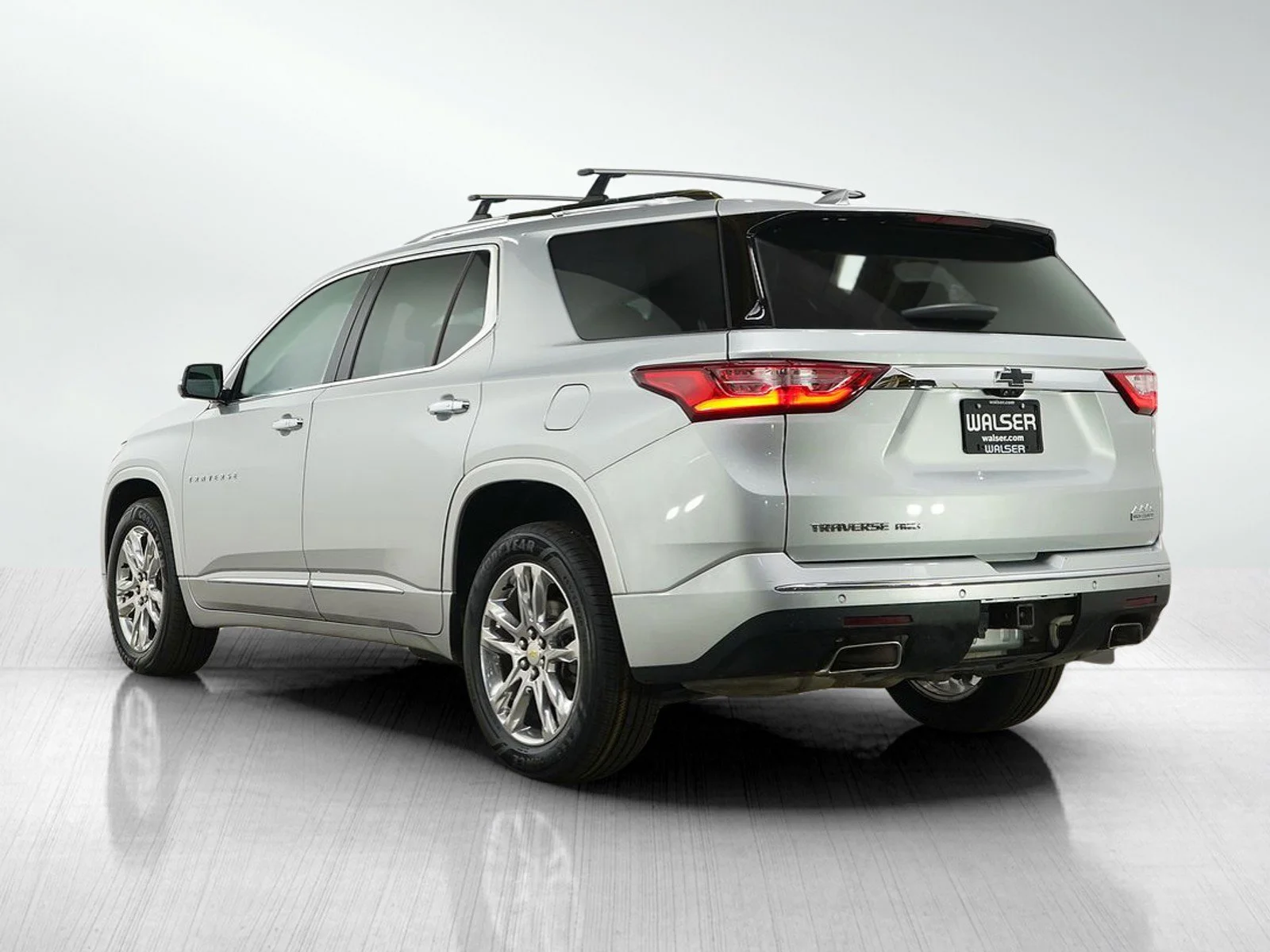 Used 2020 Silver Ice Metallic Chevrolet High Country image 3
