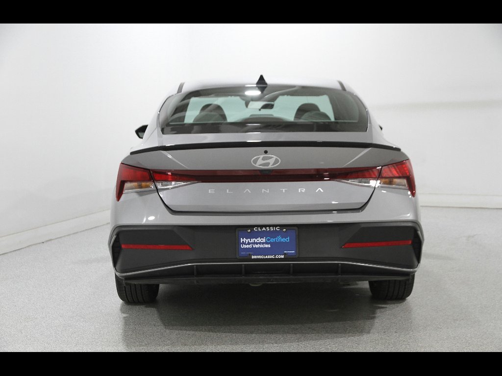 2025 Hyundai Elantra SEL - Photo 18