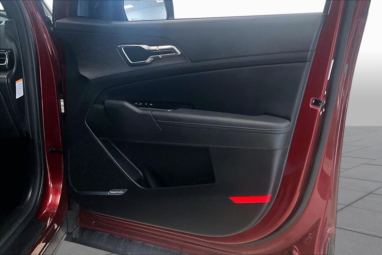 Used 2024 Dawning Red Kia X-Line Prestige image 21