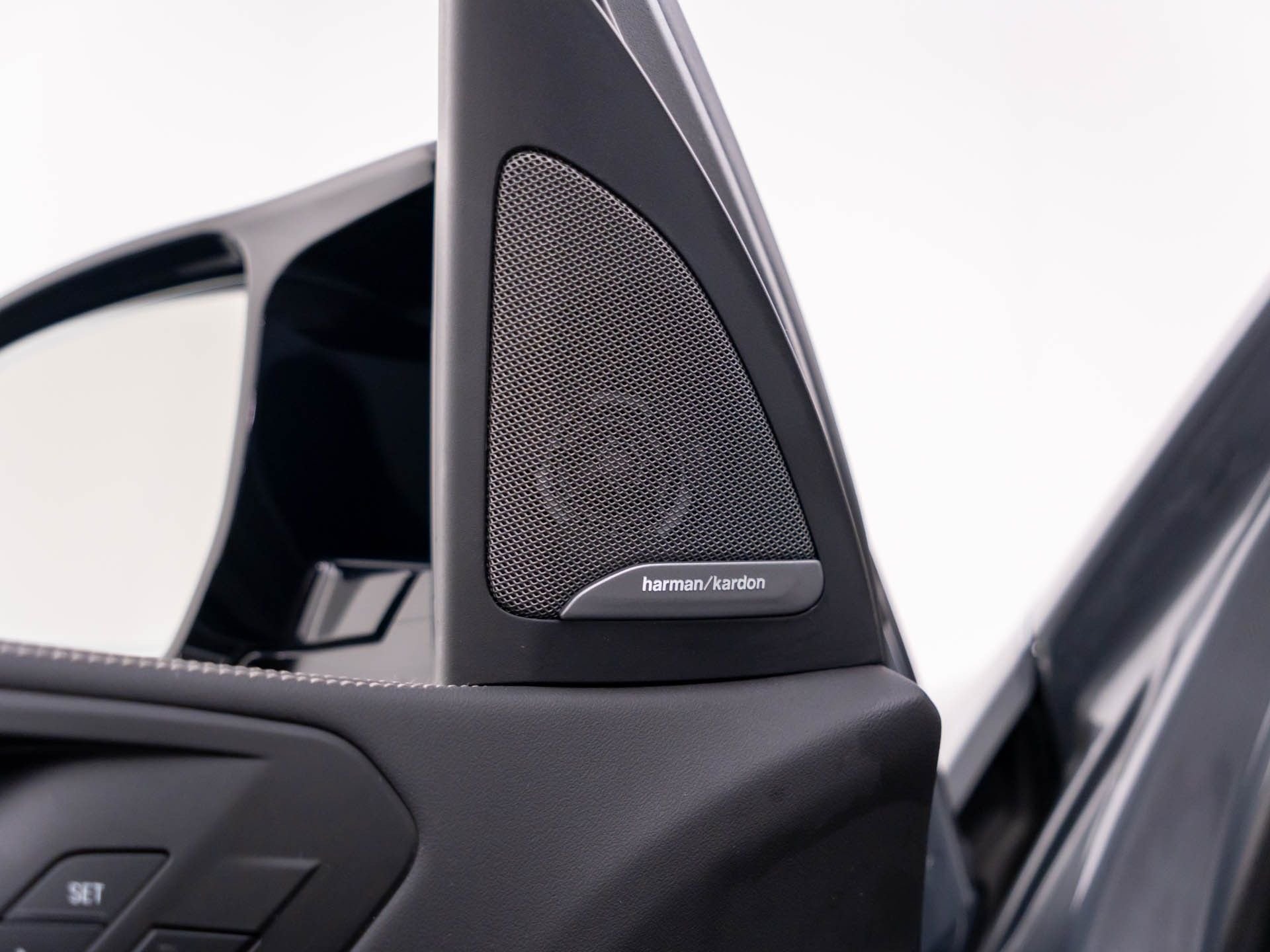 Certified Used 2025 Skyscraper Grey Metallic BMW M60i image 15