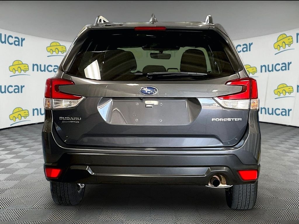 Used 2023 Magnetite Gray Metallic Subaru Premium image 5