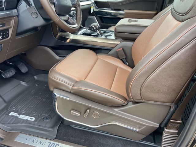 New 2026 Agate Black Metallic Ford King Ranch image 32